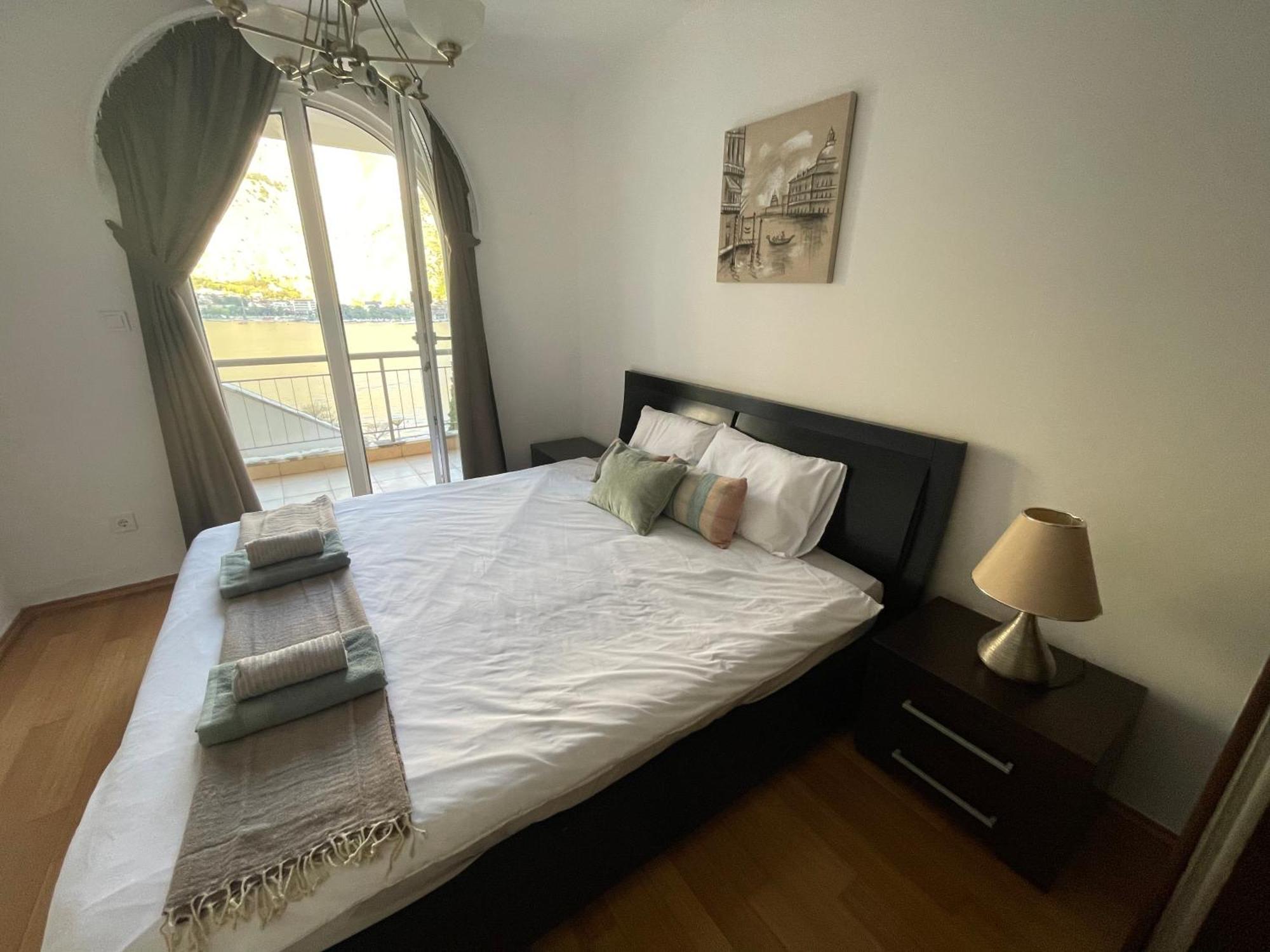 Stunning View To Kotor Bay And Old Town - C2 Vista Apartment Muo Bagian luar foto