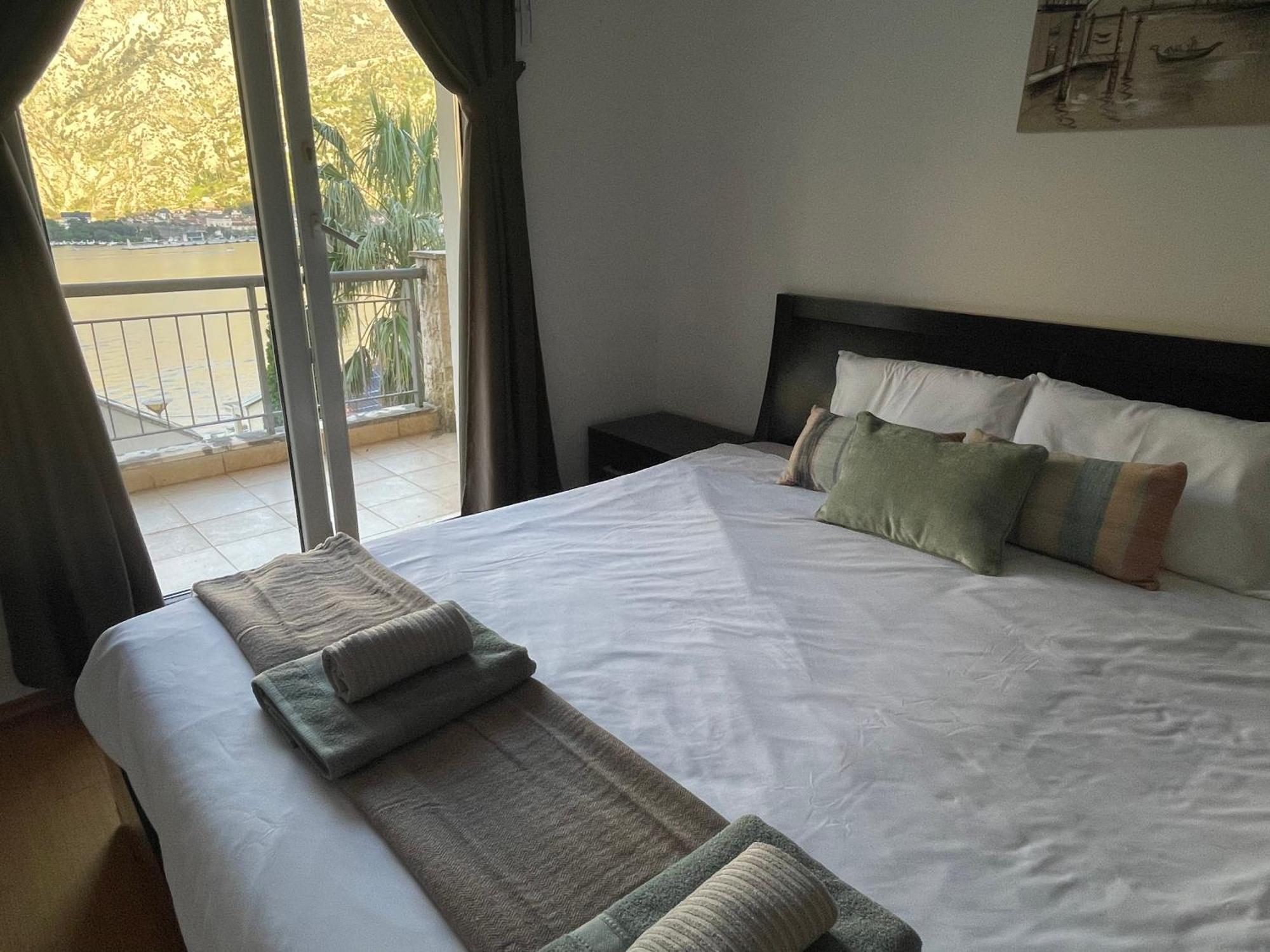 Stunning View To Kotor Bay And Old Town - C2 Vista Apartment Muo Bagian luar foto